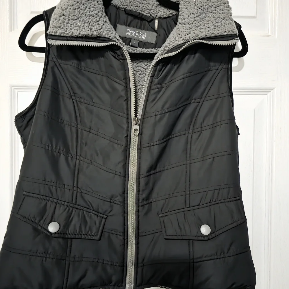 Kenneth Cole stylish quilted